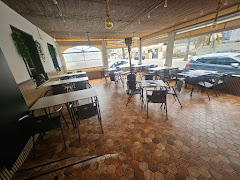 12 Del Doce Burger-Resto
