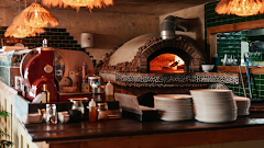 PIZZERIA In bocca al lupo.