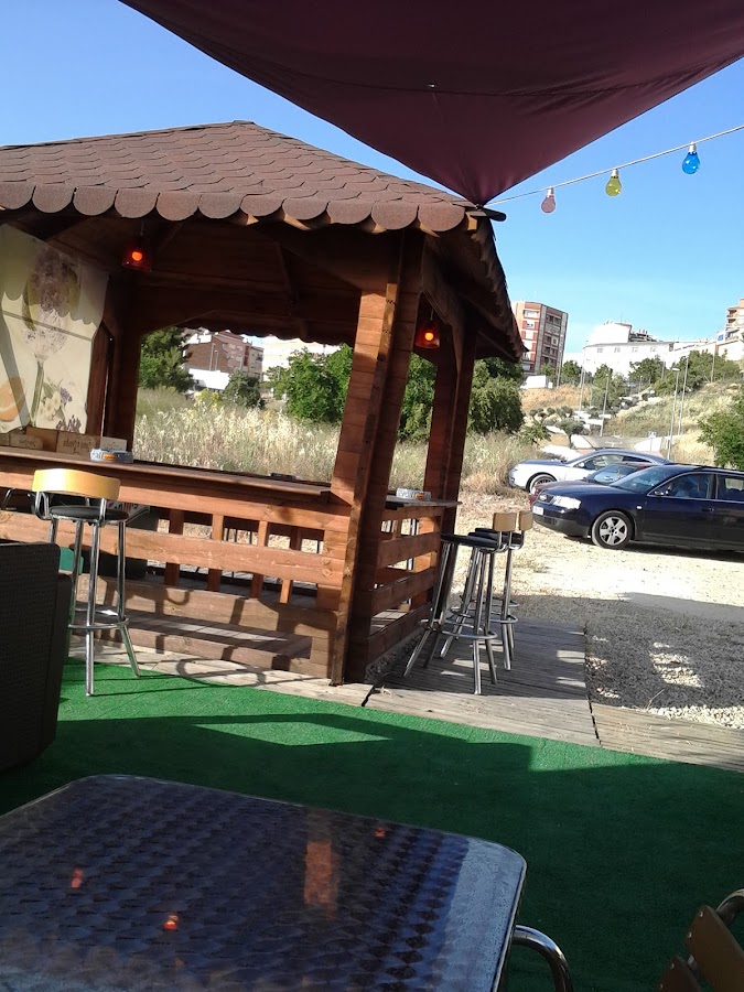 Cava's Bar