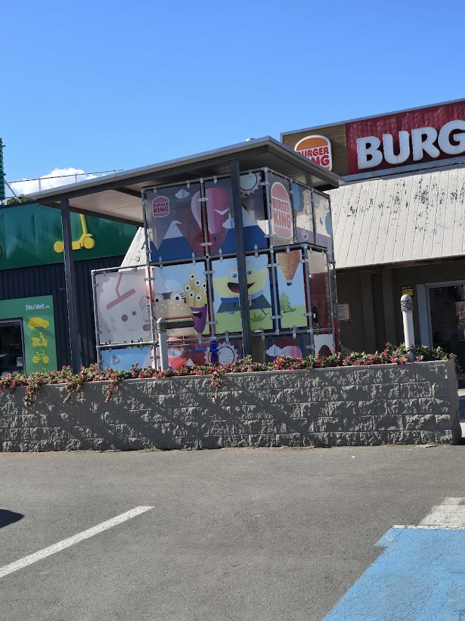 EAT&CHAT BAR