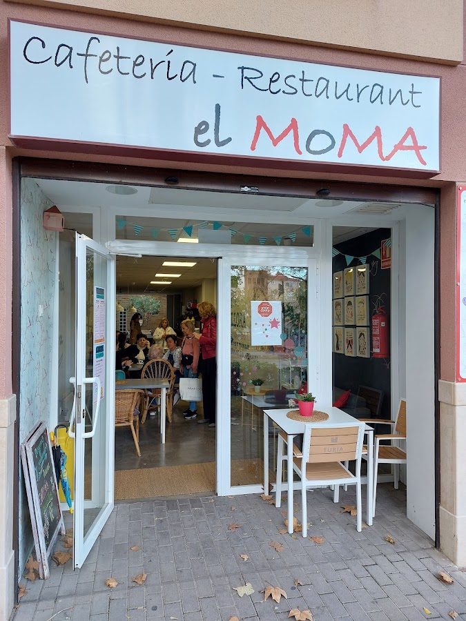 El Moma Bar