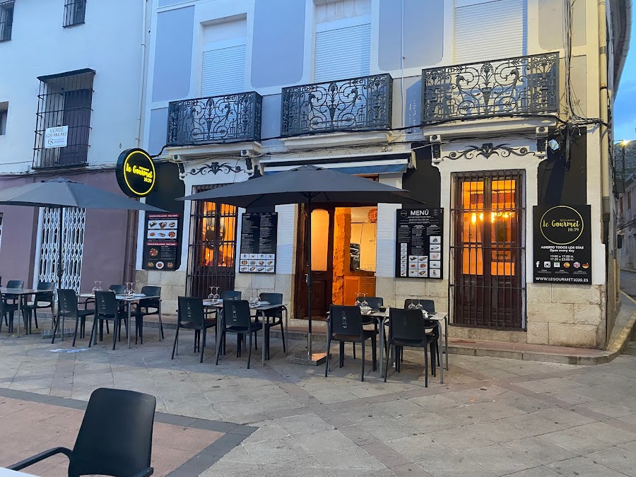 LE GOURMET 10:39 PEDREGUER Restaurante de Comida, Comida Para Llevar (Takeaway)