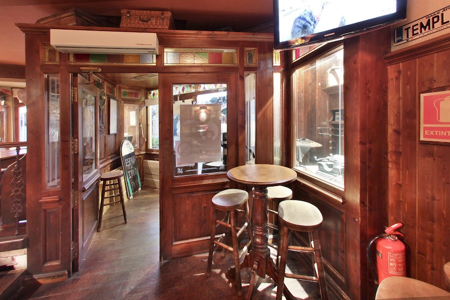 Pub The Cliffs